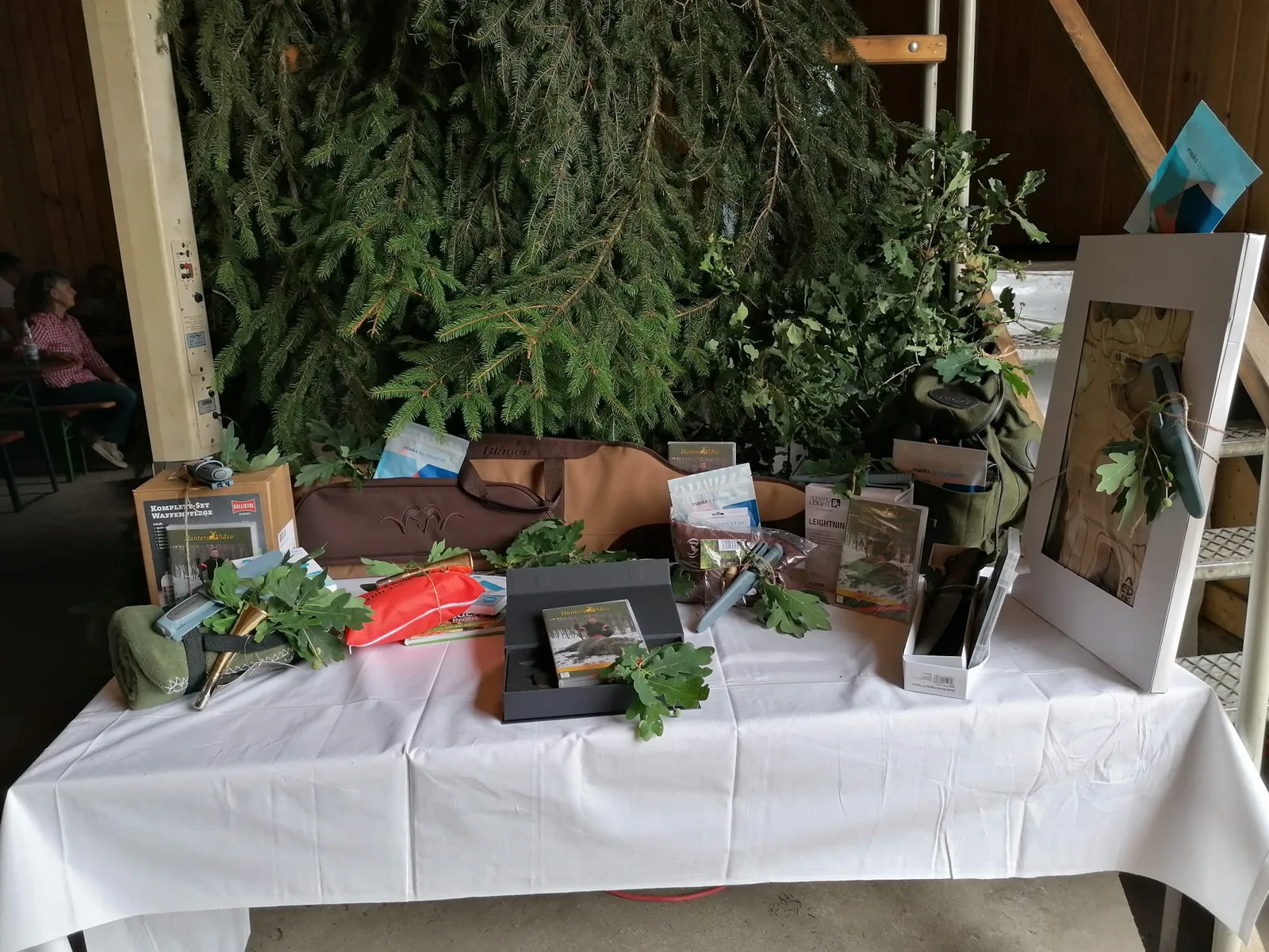 Vorbereitete Ausstellung beim Jubiläumsfest.